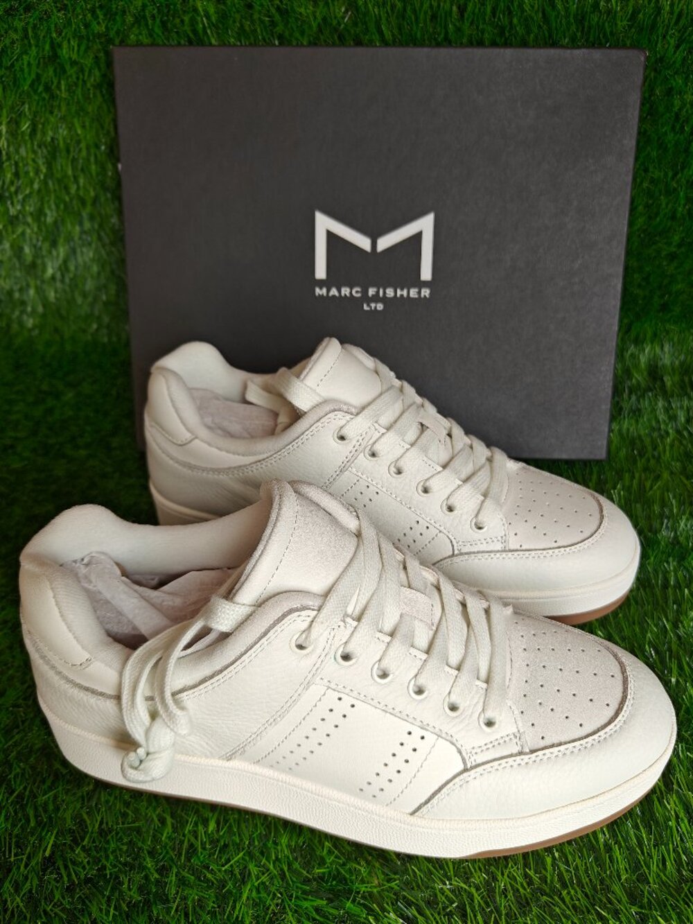 MARC FISHER LTD FLYNNT LEATHER LACEUP SNEAKER (SIZE 9.5M)